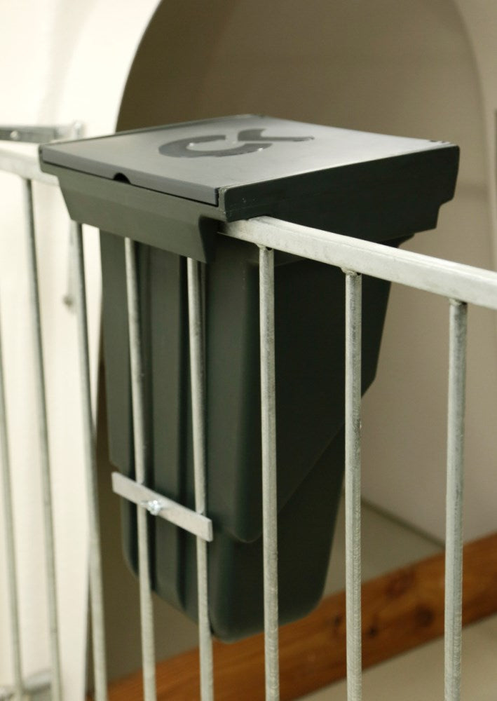 Box in plastica per mangime combinato per vitelli giovani