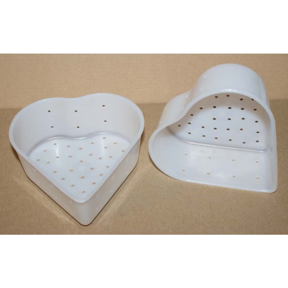 Stampo per formaggio a forma di cuore
