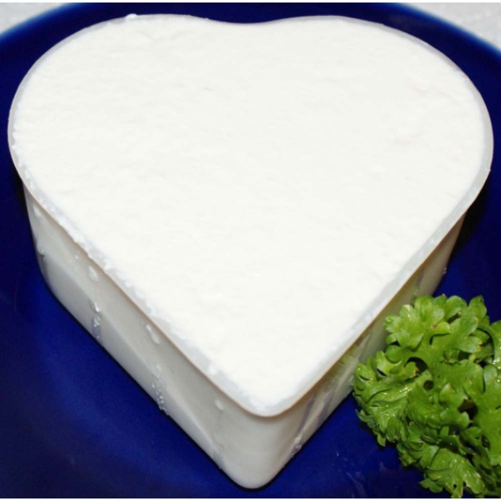 Stampo per formaggio a forma di cuore