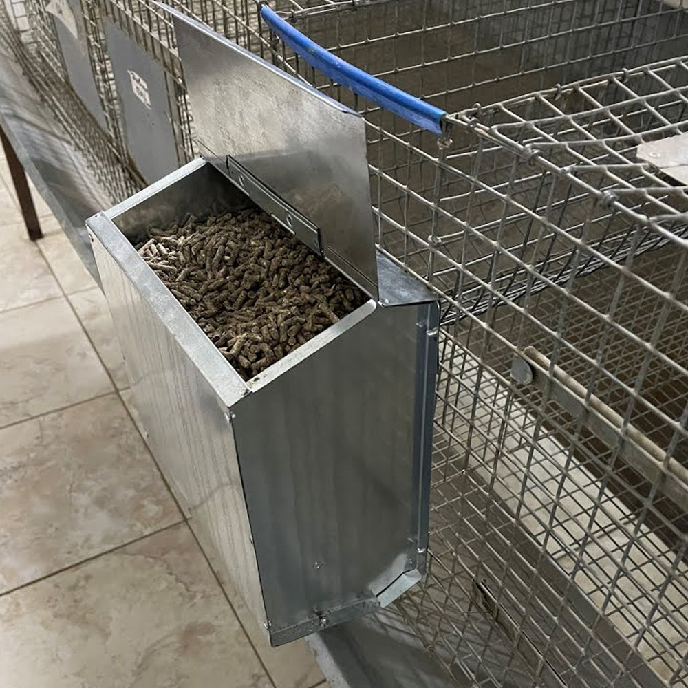 Mangiatoia per conigli in metallo