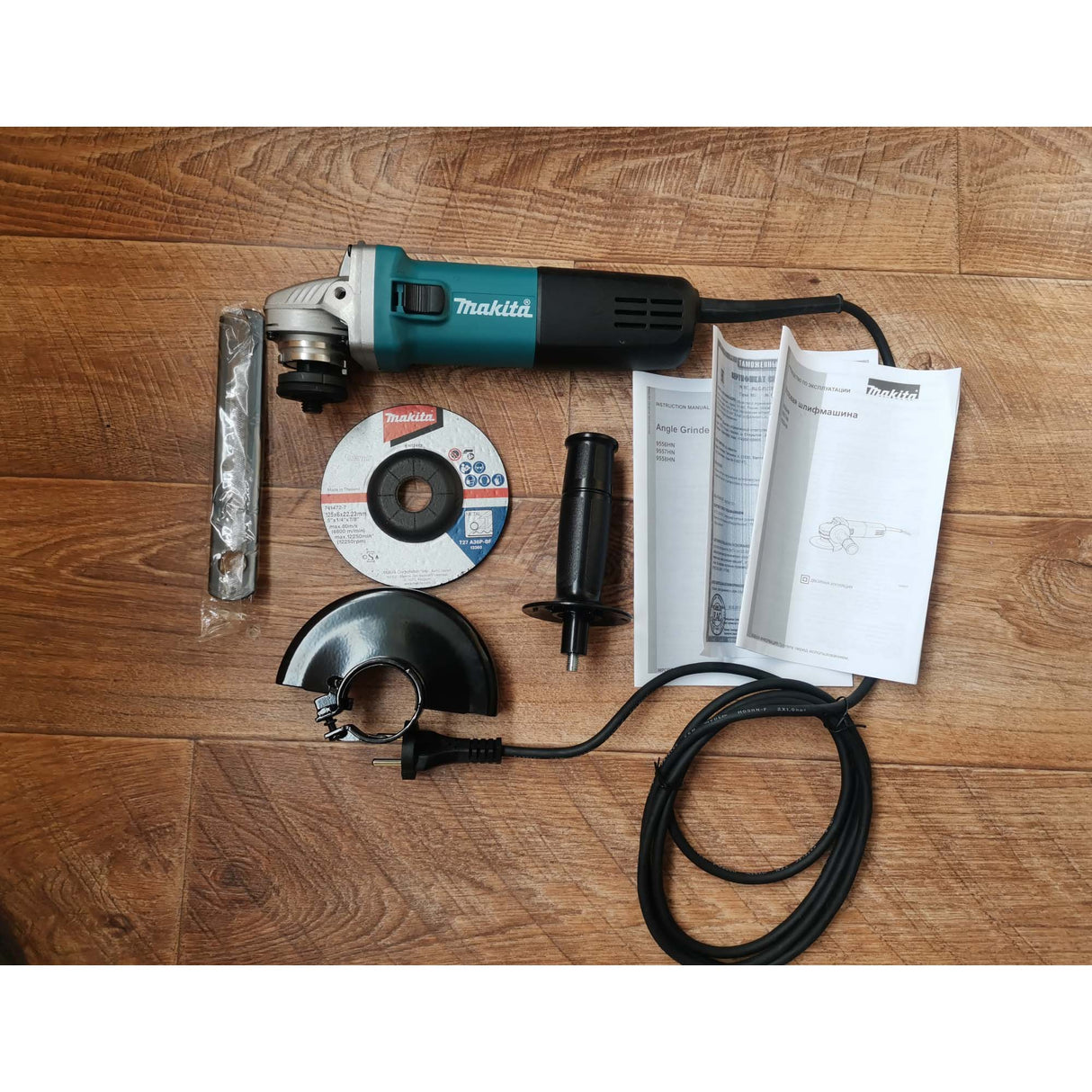 Smerigliatrice angolare Makita 9557HNG