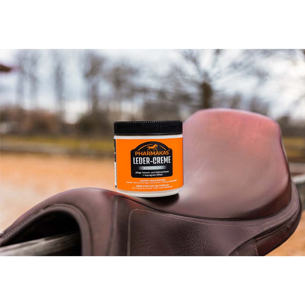 Pharmakas Crema con cera d’api per la cura del cuoio