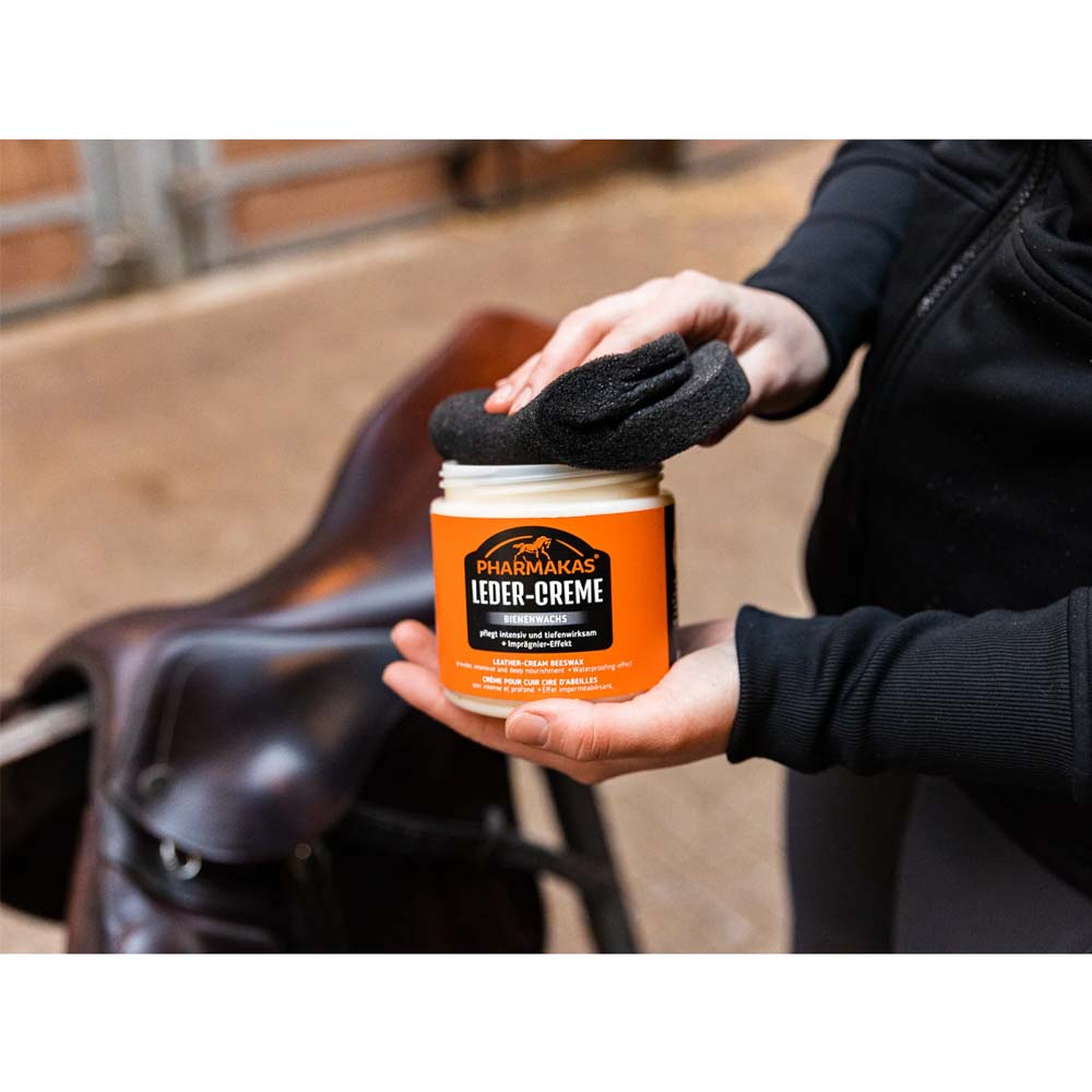 Pharmakas Crema con cera d’api per la cura del cuoio