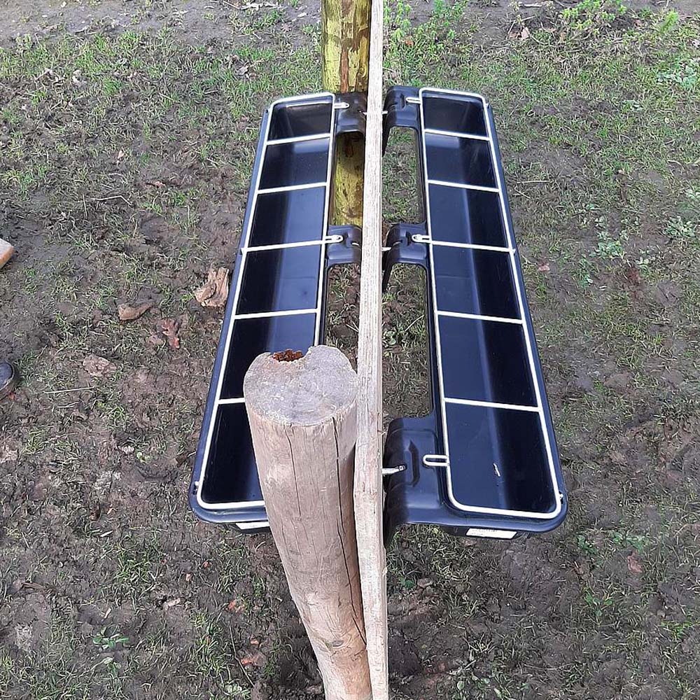 Mangiatoia lunga con ringhiera per capre e pecore