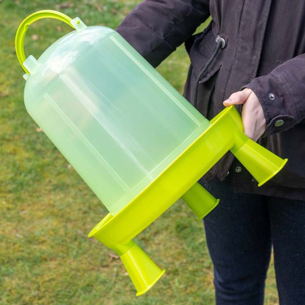 Abbeveratoio per polli Eco 8 L. Con gambe e colore verde limone