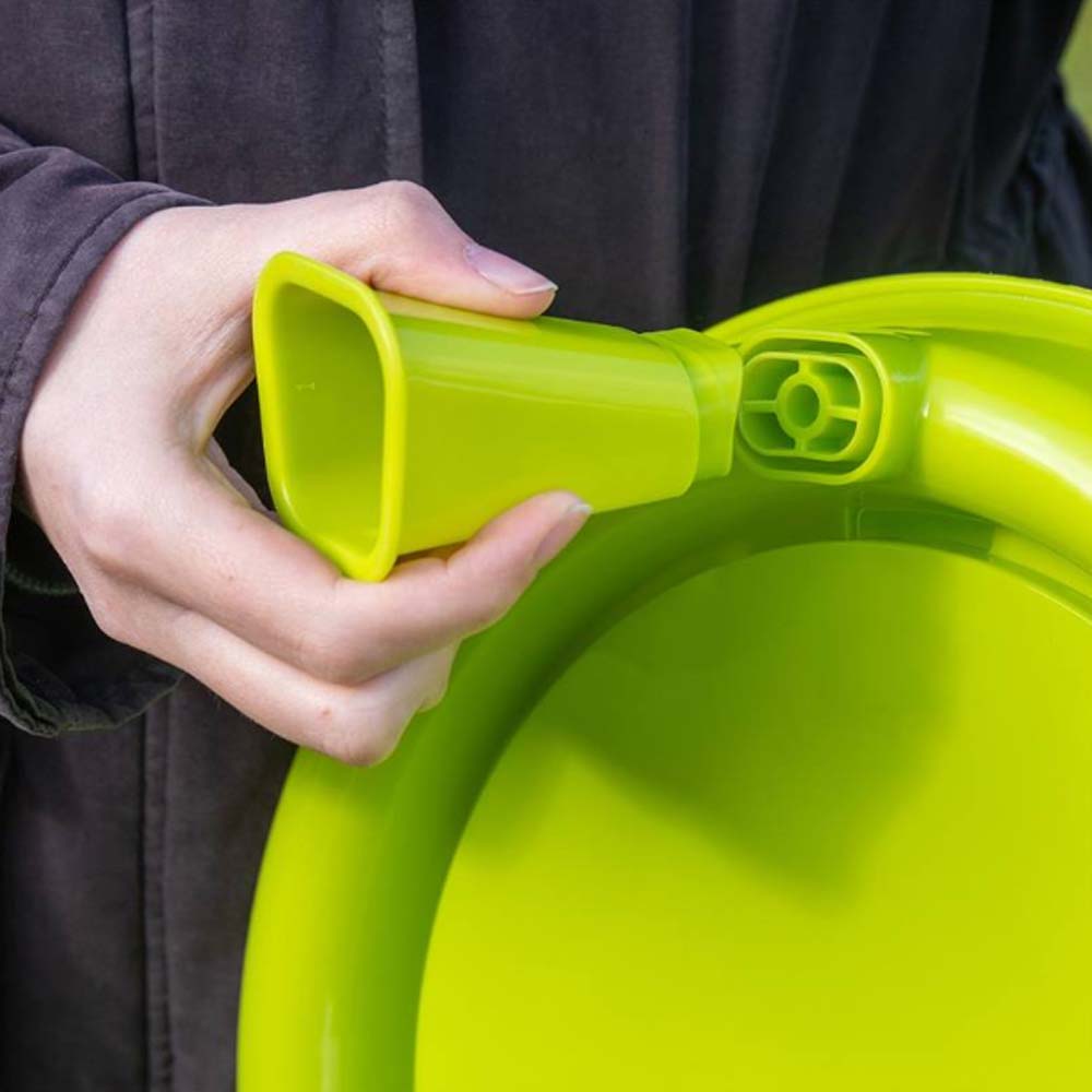 Abbeveratoio per polli Eco 8 L. Con gambe e colore verde limone