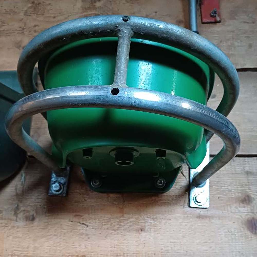 Staffa protettiva in acciaio per abbeveratorio Taglia