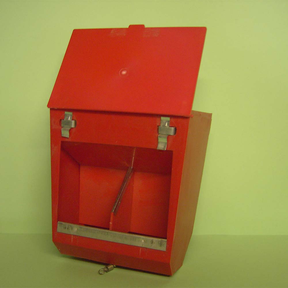 Mangiatoia automatica protezione in metallo zincato per conigli