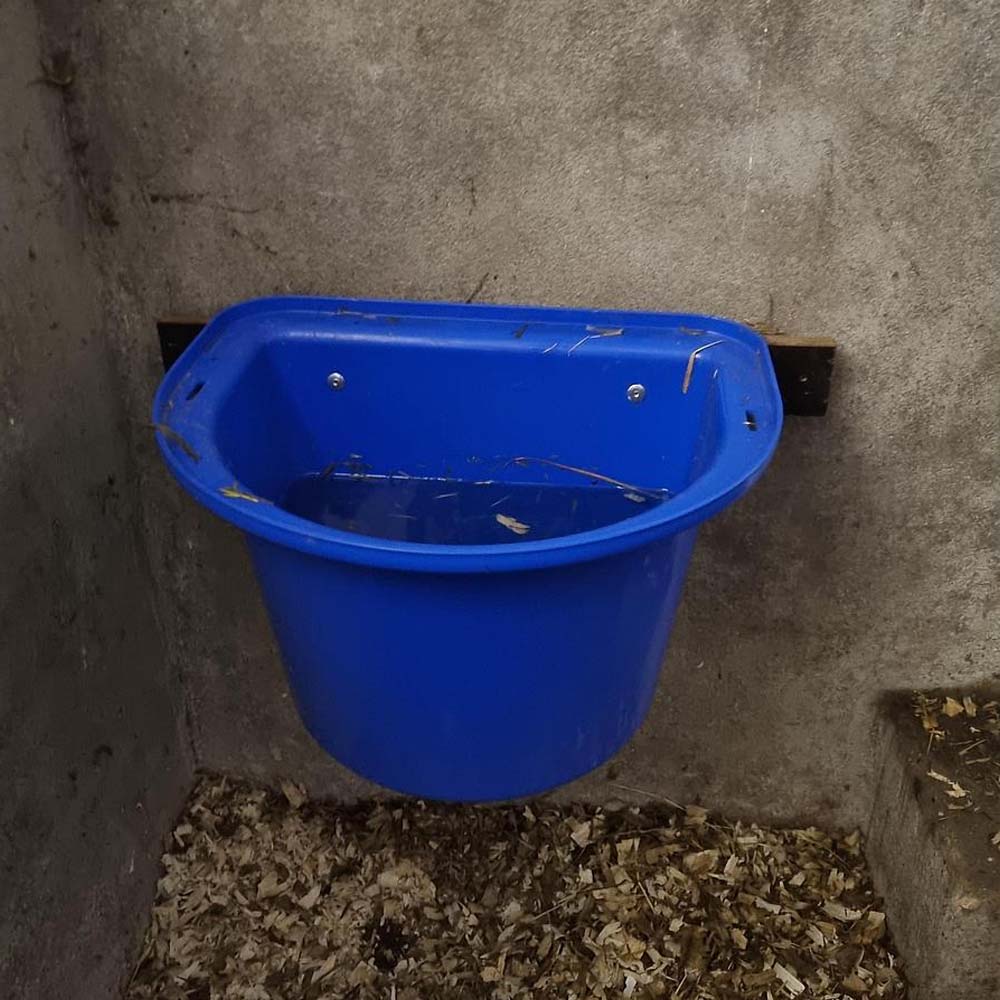 Mangiatoia portatile con staffa per aggancio in plastica antischegge