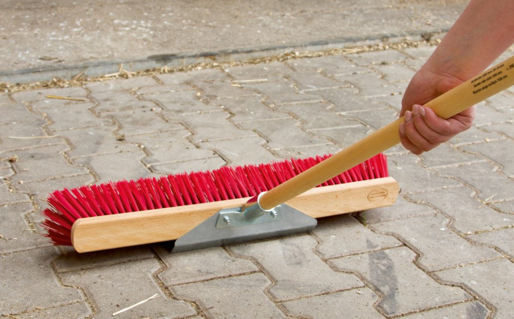 Scopa grande con bordo raschiante con setole in elastan