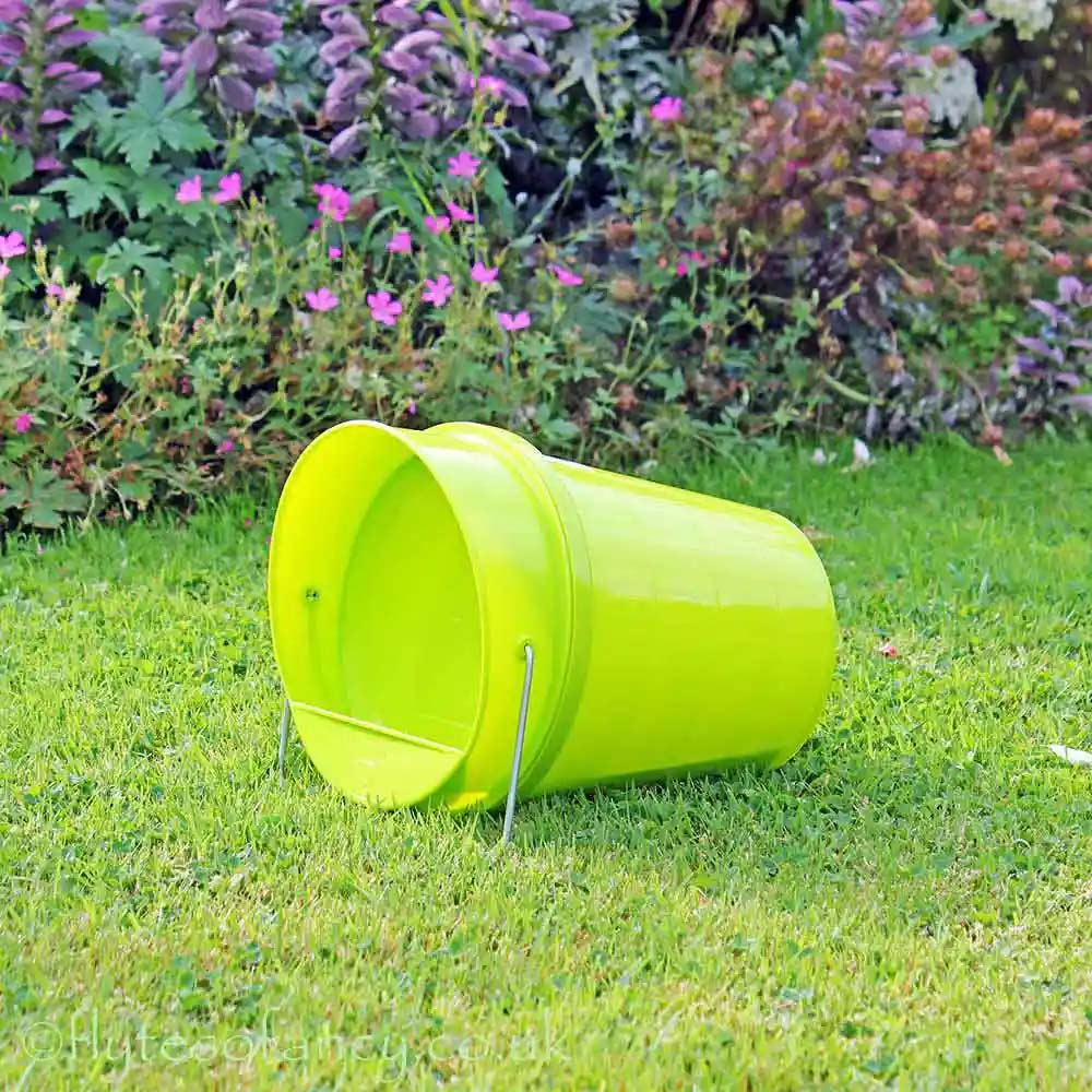 Bevitore a Secchio in Plastica 6 L. (Verde) – Resistente per Pollame con Coperchio Rimovibile