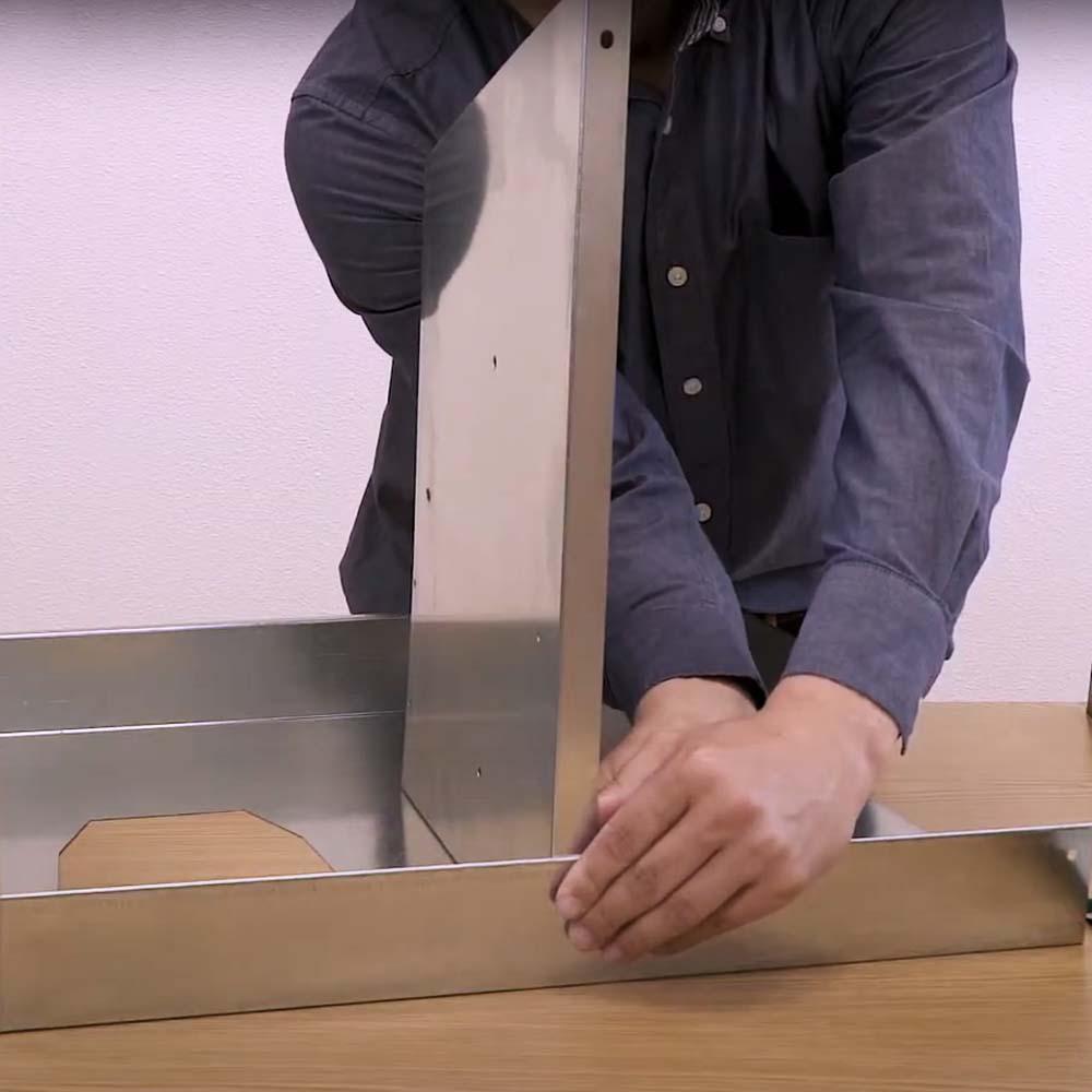 Nido con Cestino per Galline Ovaiole in Metallo e Plastica