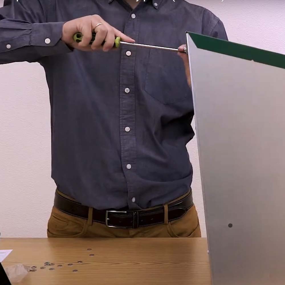 Nido con Cestino per Galline Ovaiole in Metallo e Plastica