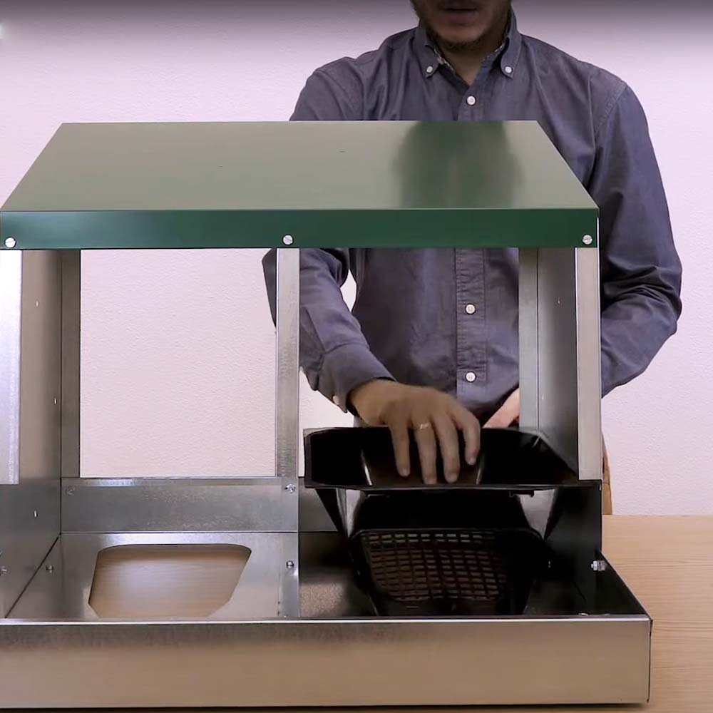 Nido con Cestino per Galline Ovaiole in Metallo e Plastica