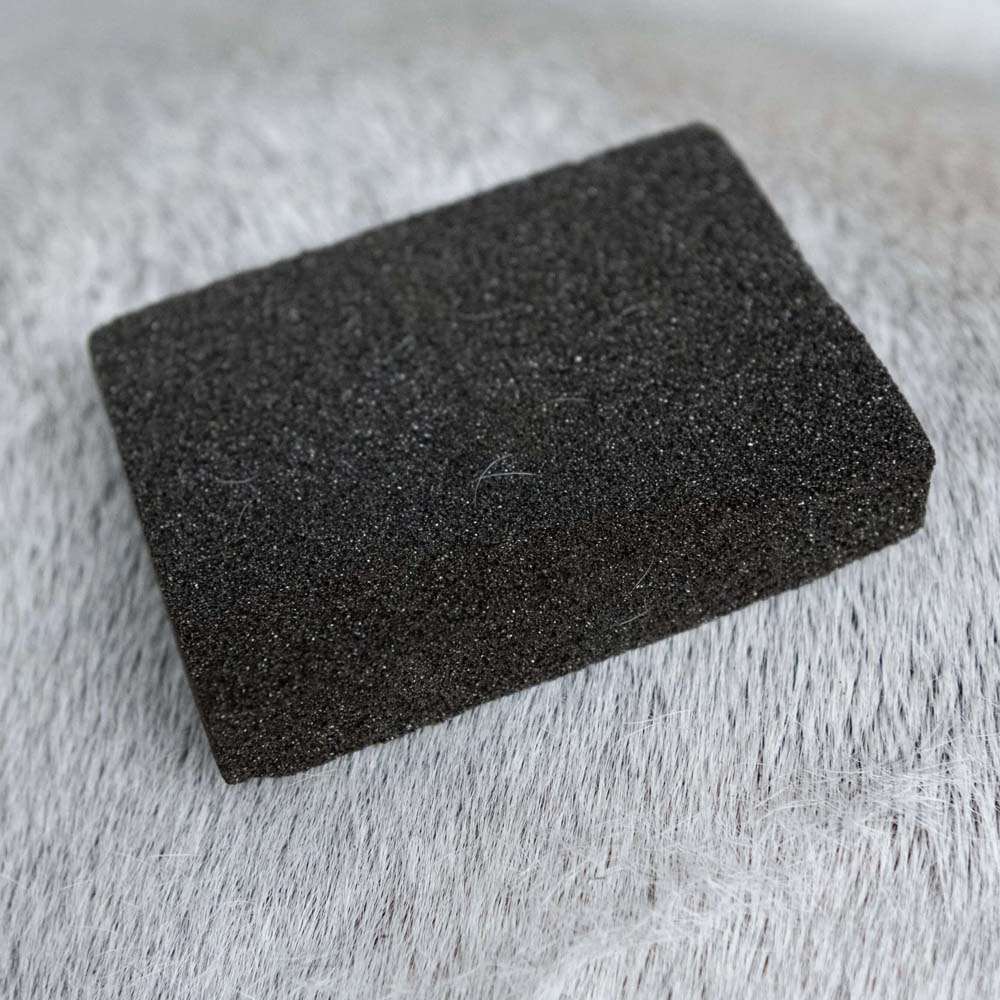 Pietra pomice per cura cavallo-tessuti