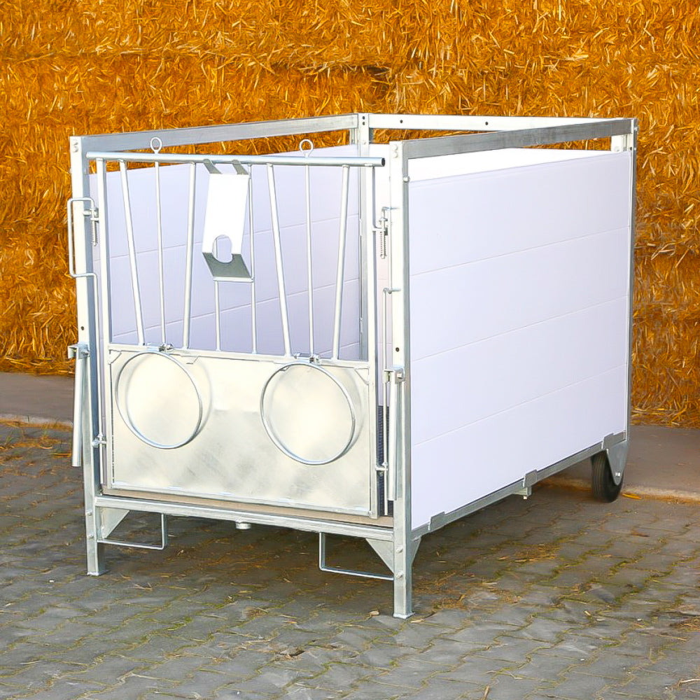 Box per vitelli con griglia antiscivolo e pannelli PVC