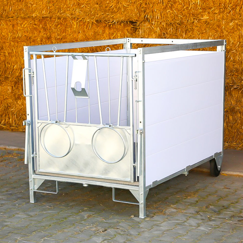 Box per vitelli con griglia antiscivolo e pannelli PVC
