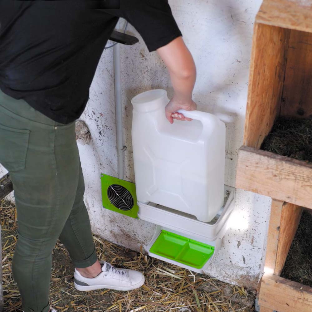 Riscaldatore per abbeveratoio SmartCoop con sensore di livello per controllare l'acqua di gallina