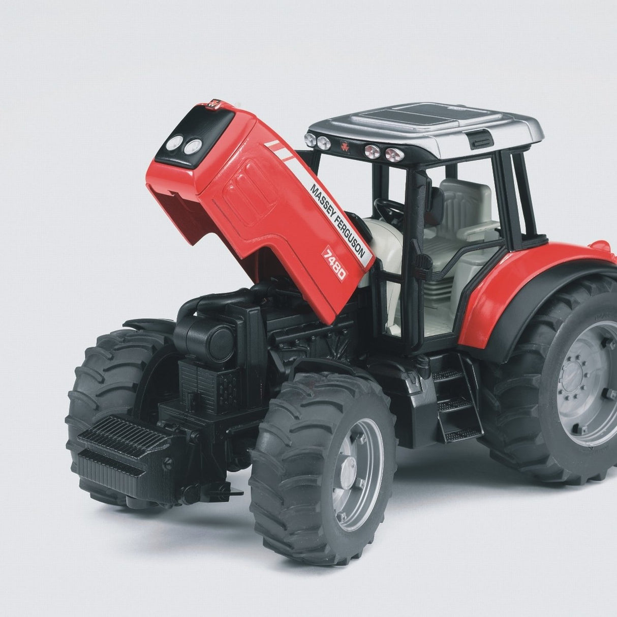 Massey Ferguson 7480 con rimorchio ribaltabile