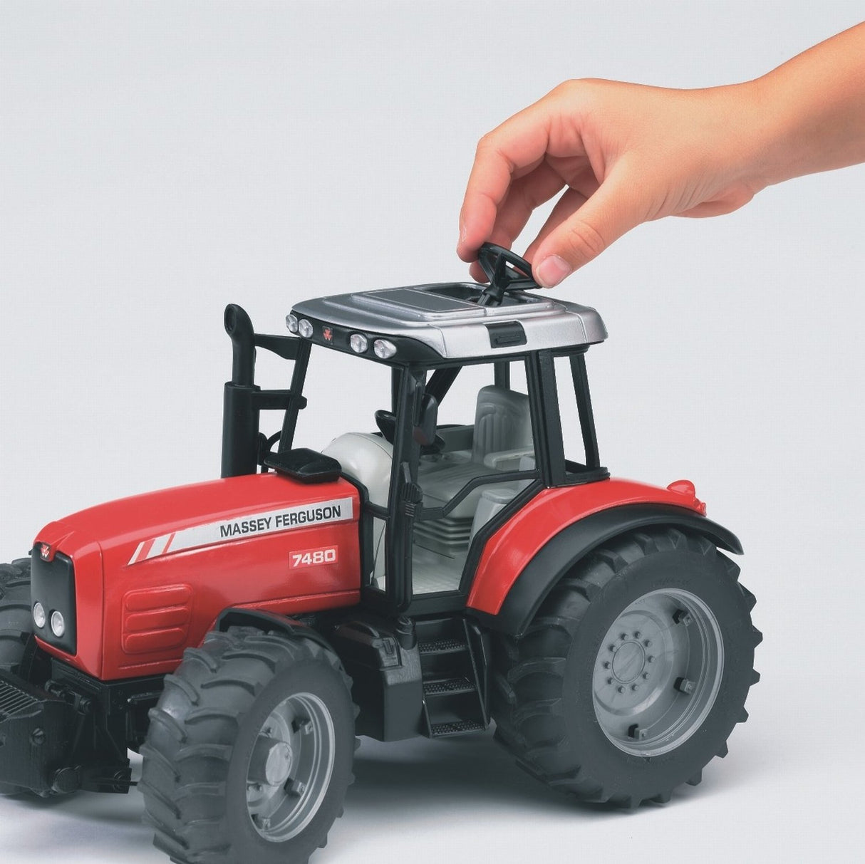Massey Ferguson 7480 con rimorchio ribaltabile