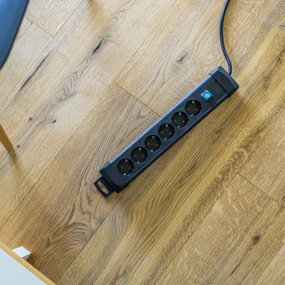 Multipresa 6 Prese, Cavo 3 m, Nera, Prese 45°, Interruttore di Sicurezza