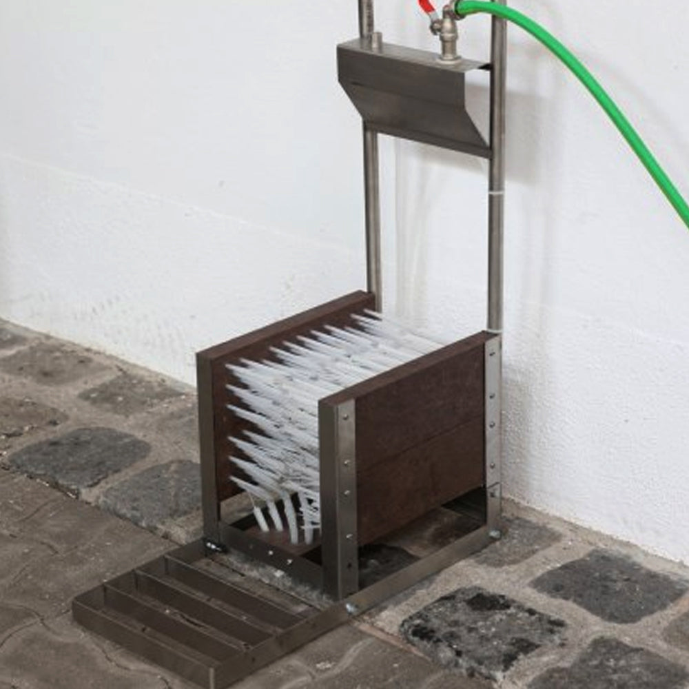 Pulitore per stivali professionale con attacco acqua