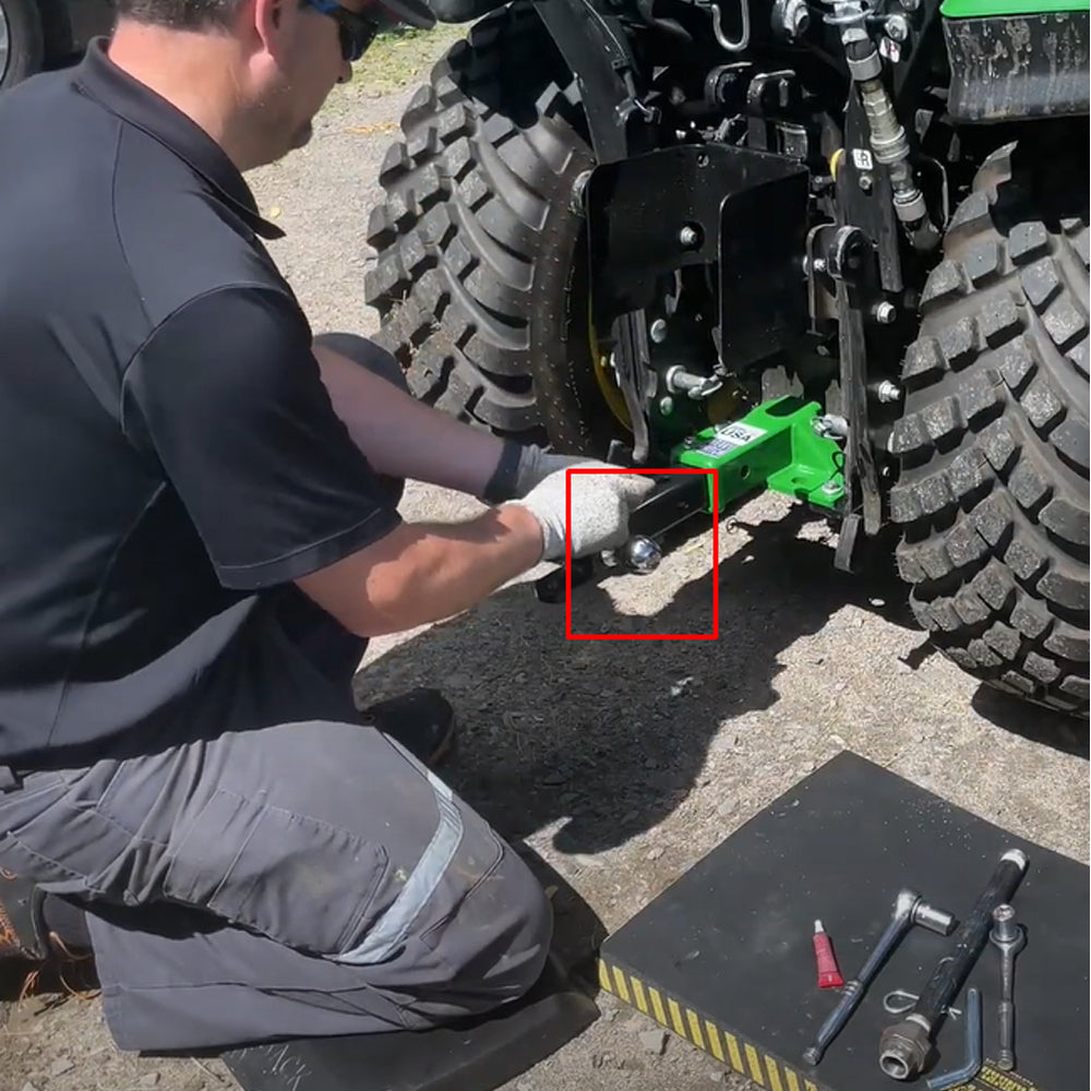 Attacco a sfera per testine per rimorchio e carribotte