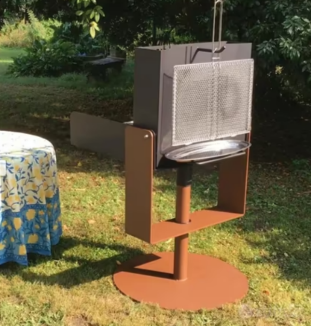 BBQ Vento Grill Compatto a Legna Fontana Mediterraneo Fired