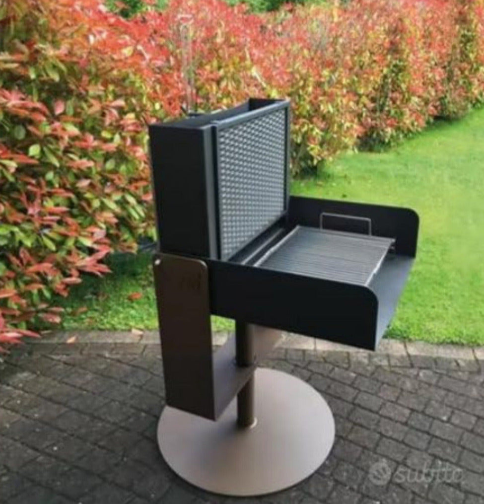 BBQ Vento Grill Compatto a Legna Fontana Mediterraneo Fired