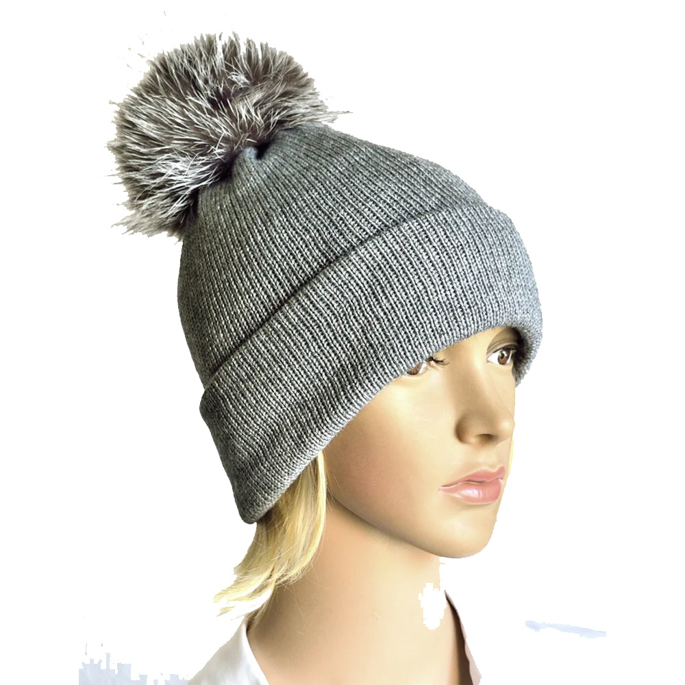 Berretto Donna Elegante con Pom Pom Stile e Raffinatezza