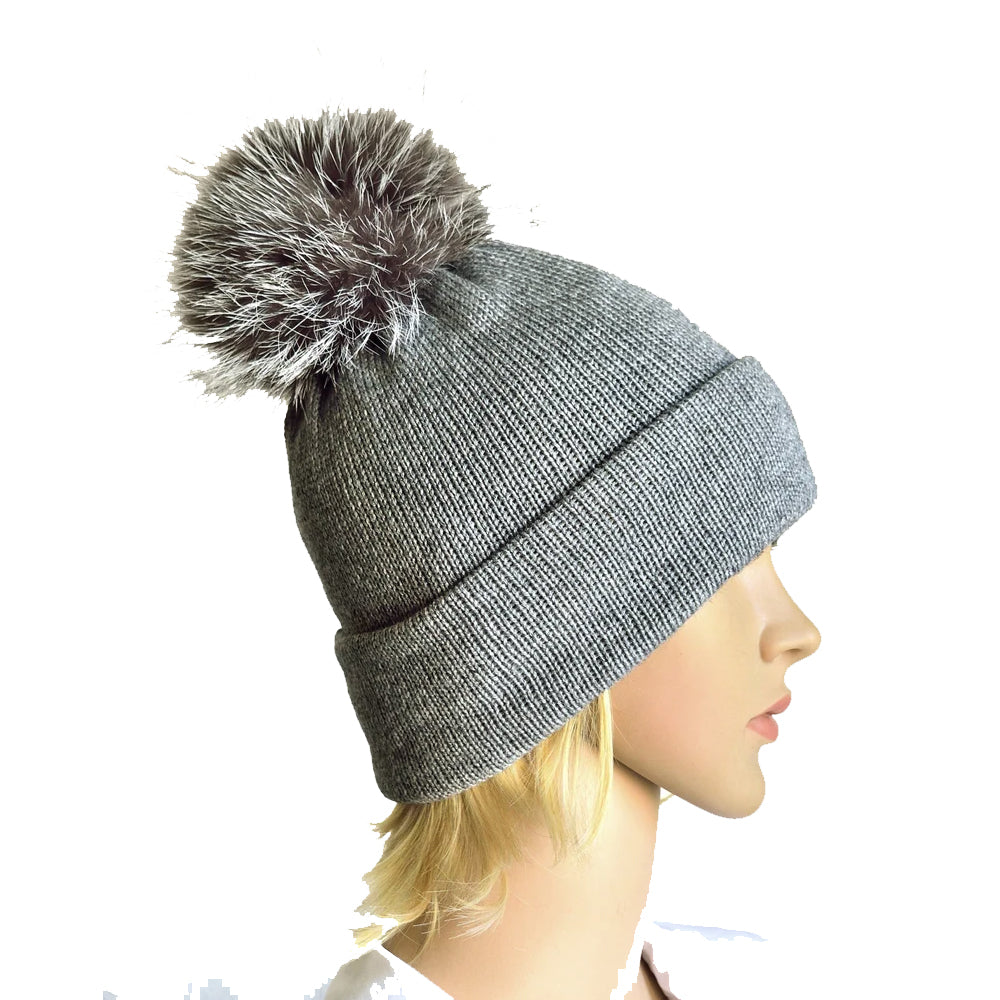 Berretto Donna Elegante con Pom Pom Stile e Raffinatezza