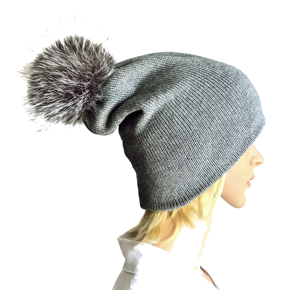 Berretto Donna Elegante con Pom Pom Stile e Raffinatezza