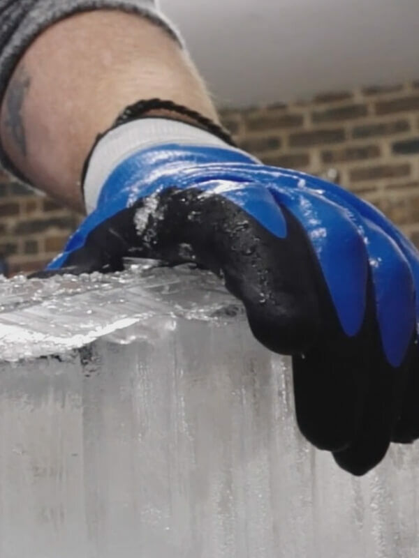 Guanti Show 477 - Impugnatura in schiuma e doppio rivestimento in nitrile perfetti anche in ambienti umidi e oleosi