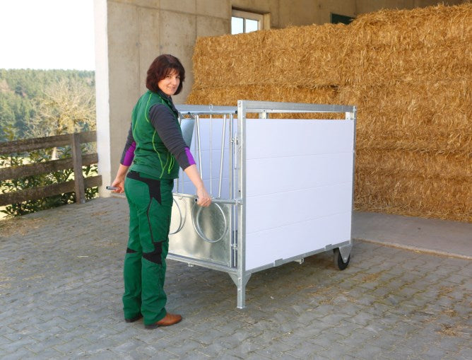 Comfortable boxes for caring for calves