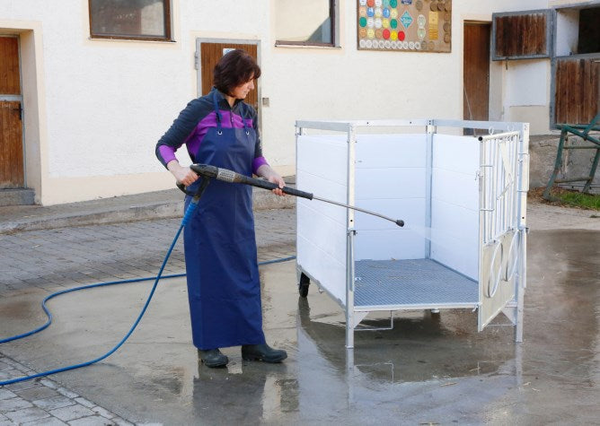 Comfortable boxes for caring for calves