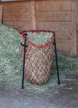 Supporto per riempire la rete di fieno