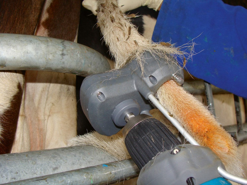 TailWell Cow Tail Trimmer