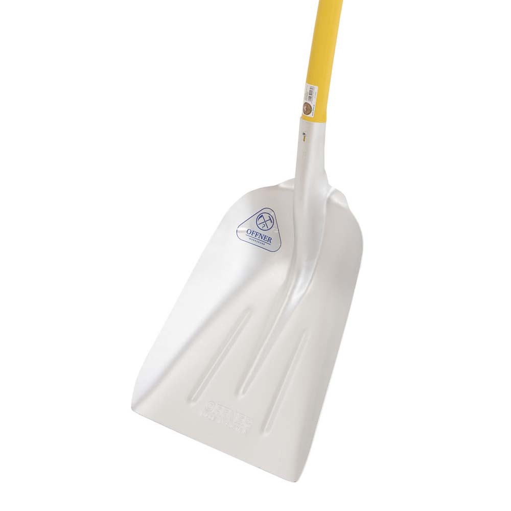 Universal snow shovel in resistant aluminum alloy with wooden handle