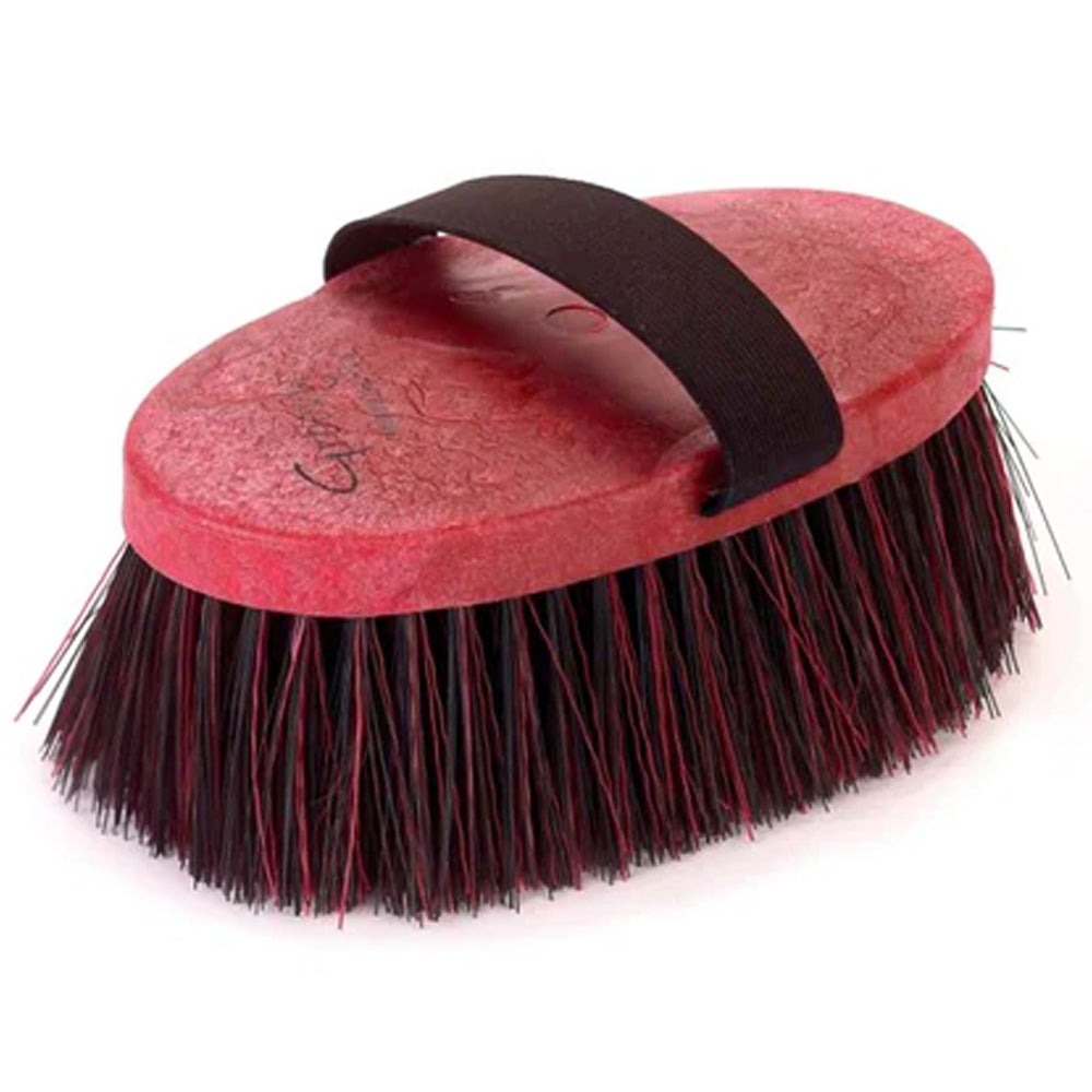 Pferdekardätsche Groovy mit weichen Polyamidborsten und Elastikriemen