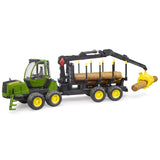 John Deere 1210E Forsttraktor mit 4 Achsen, drehbarem Kran und Spielholz