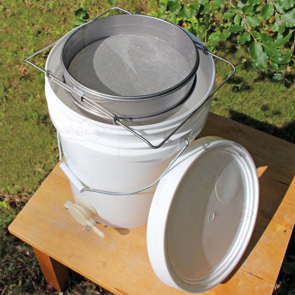 Large, double sieve with support bracket