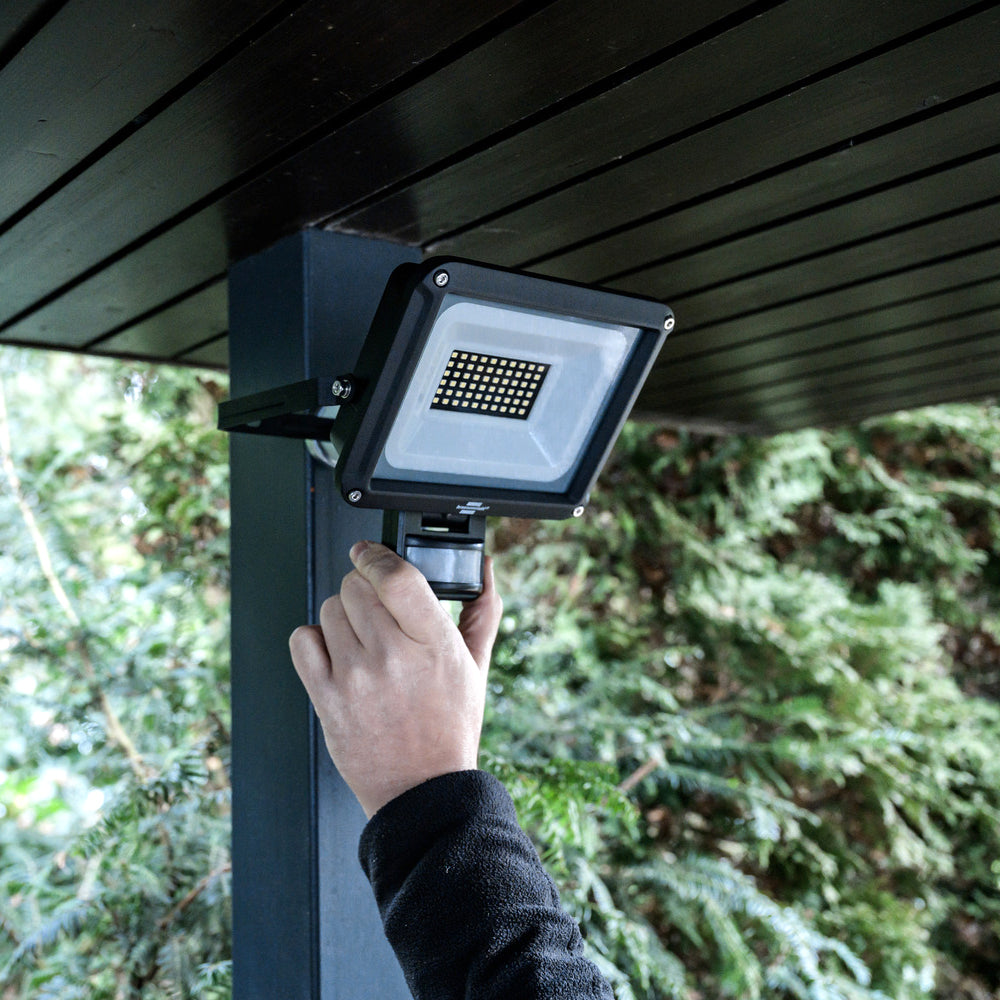 Faretto LED JARO 4060 P 30W IP65 con Sensore di Movimento