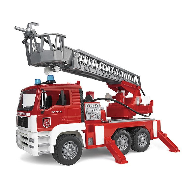 Camion dei pompieri MAN in scala 1:16 completo di suoni e luci e con pompa dell'acqua che funziona davvero